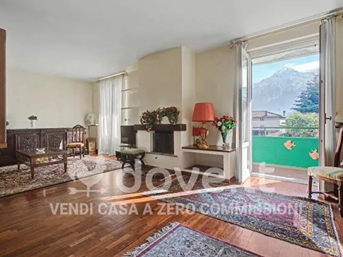 Appartamento con 5 locali in vendita in Via Mulini, Domaso