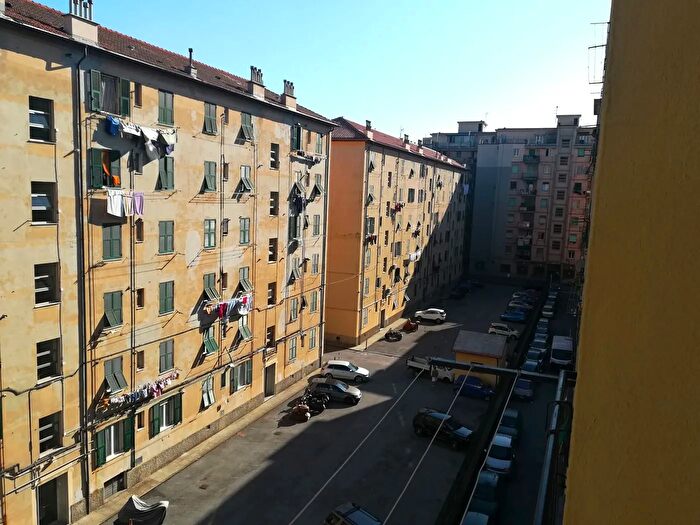 Appartamento quadrilocale in vendita in Via Fillak, Genova