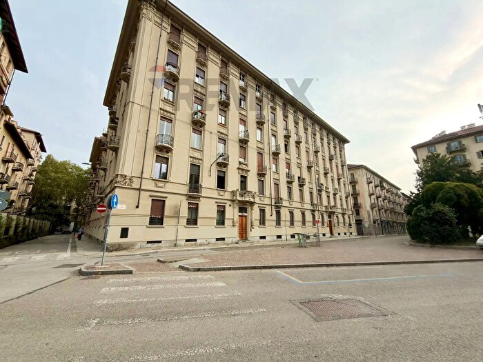 Appartamento quadrilocale in vendita in Via Santa Giulia, Torino
