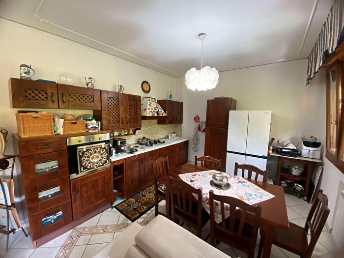 Appartamento con 5 locali in vendita in Via Buozzi, Modena