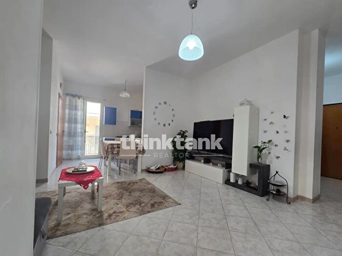 Appartamento con 6 locali in vendita in Via Regina Margherita, Scicli