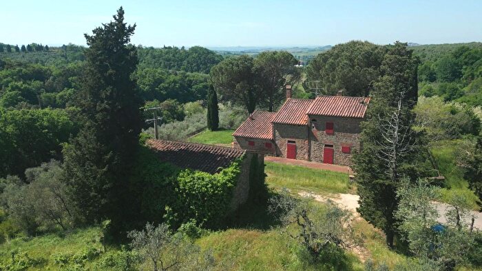 Casa con 8 locali in vendita in Vinci Fi, Vinci