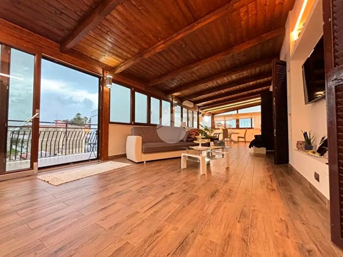 Appartamento quadrilocale in vendita in Via Antonio Salieri, Napoli