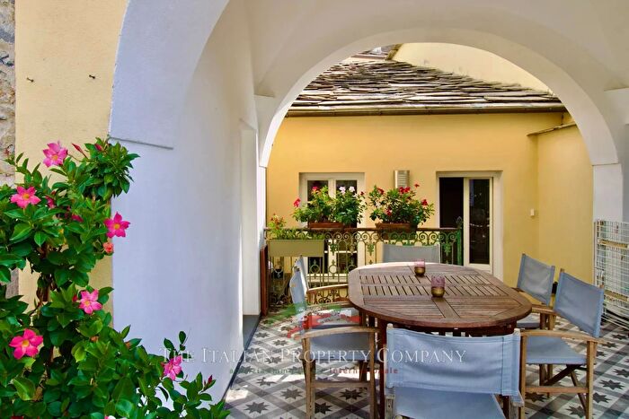 Casa con 5 locali in vendita in Montalto Carpasio