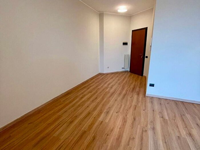 Appartamento trilocale in affitto in Via Fratelli John e Robert Kennedy, Centro, Agrate Brianza