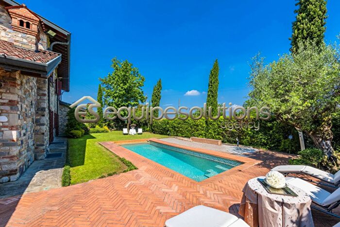 Casa con 7 locali in vendita in Via Marini, Castelli Calepio