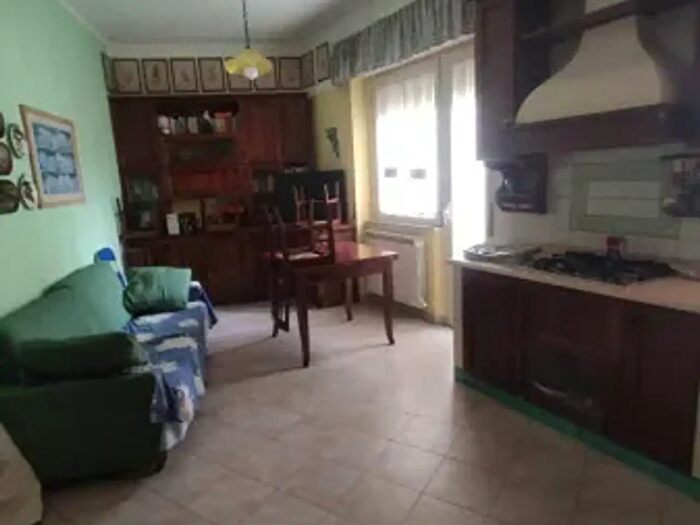 Appartamento quadrilocale in vendita in Via Antonio Purificato, Catanzaro