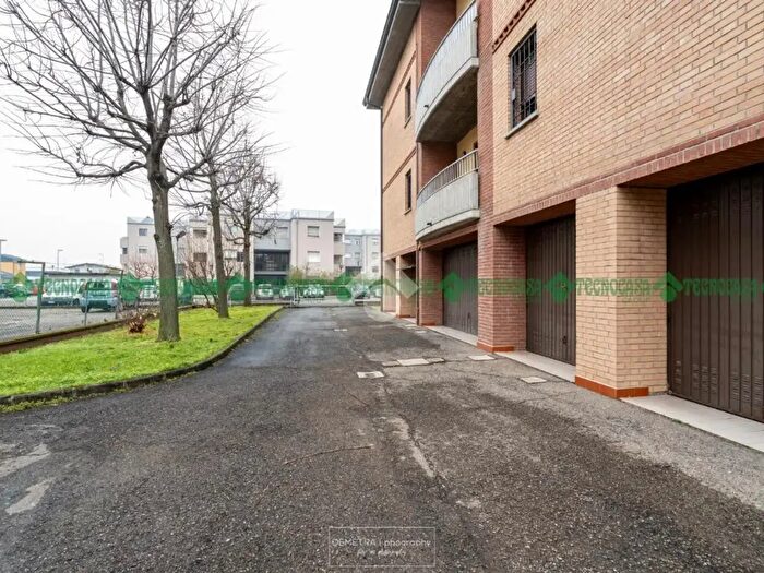 Appartamento trilocale in affitto in Via Falcone, Valsamoggia