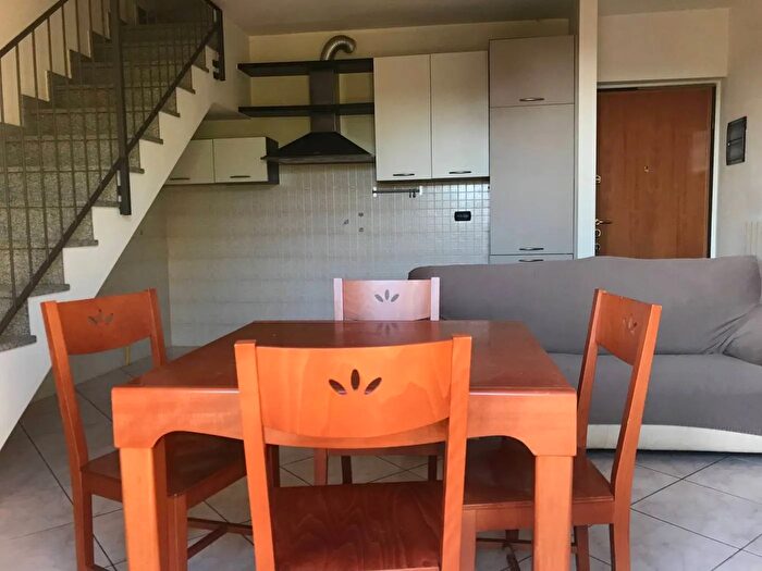 Appartamento trilocale in vendita in Via delle Vallazze Cavenago di Brianza, Cavenago Di Brianza