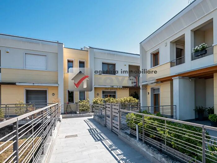 Casa con 5 locali in vendita in Treviso