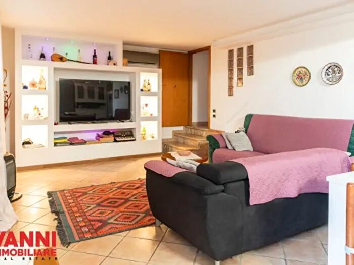 Appartamento con 5 locali in vendita in Via Giuseppe De Nittis, Cecina