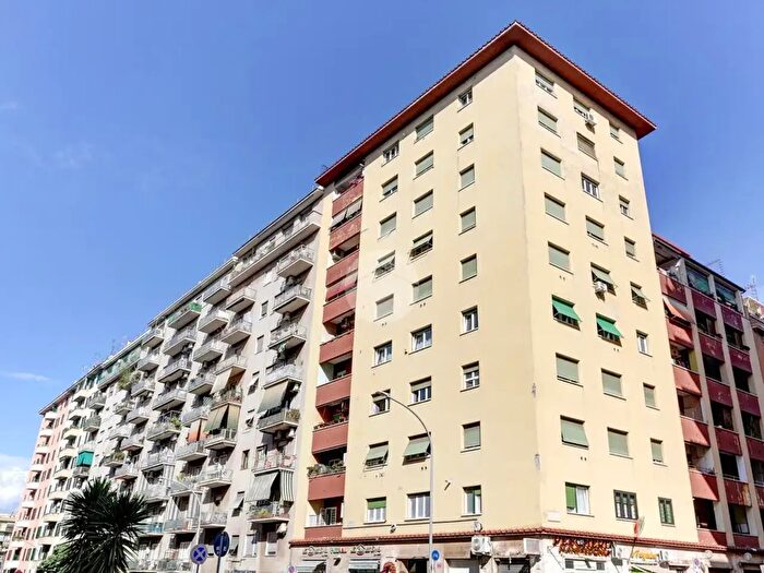 Appartamento bilocale in vendita in Viale Furio Camillo, Roma