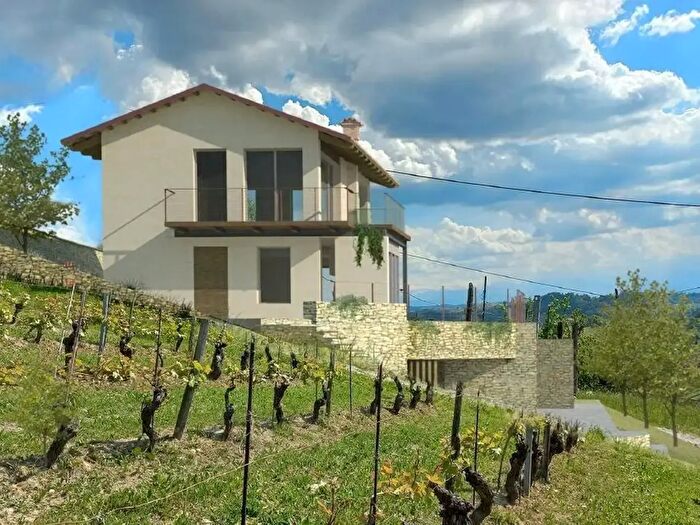 Casa con 6 locali in vendita in Località Ornati, Monforte DAlba