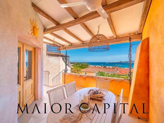 Casa quadrilocale in vendita in Arzachena