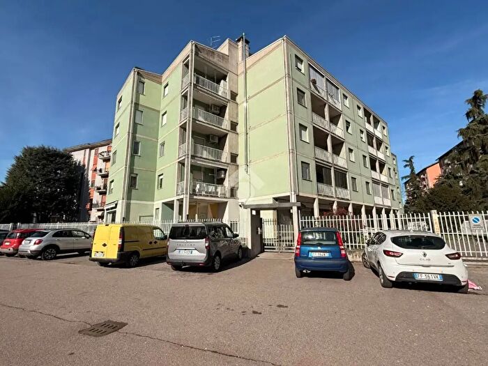 Appartamento quadrilocale in vendita in Via Antonio Vivaldi, Abbiategrasso