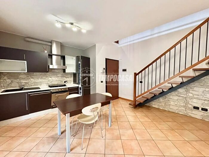 Appartamento trilocale in vendita in Via Cristoforo Colombo, Mirandola