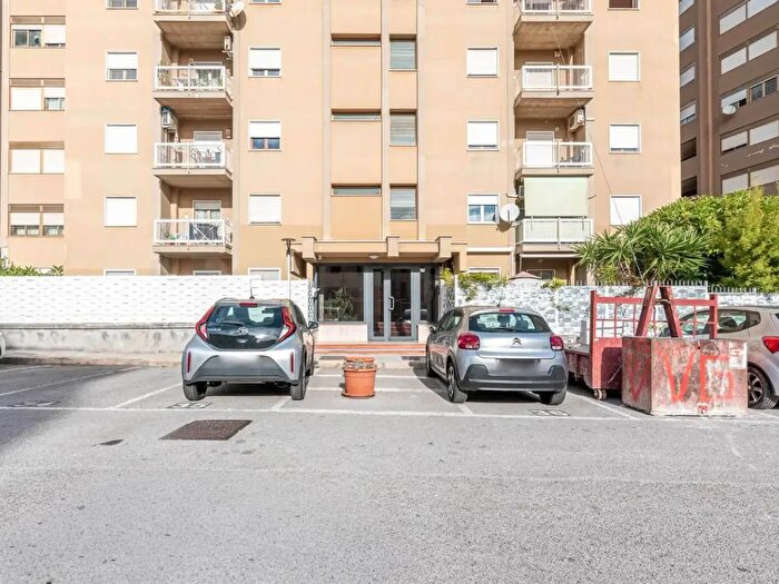 Appartamento con 5 locali in vendita in Via Paruta h, Palermo