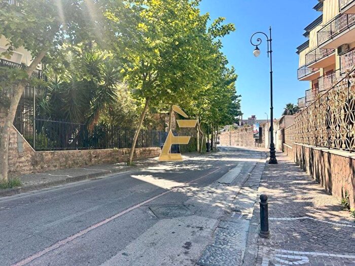 Appartamento trilocale in affitto in VIA EMANUELE GIANTURCO, Portici