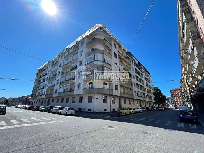 Appartamento trilocale in vendita in Via Giambattista Lulli, Torino