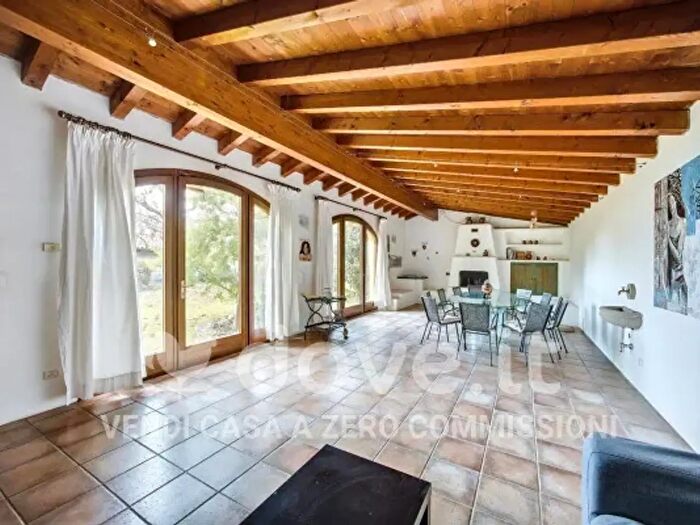 Casa con 5 locali in vendita in Via Roma Snc, Paese