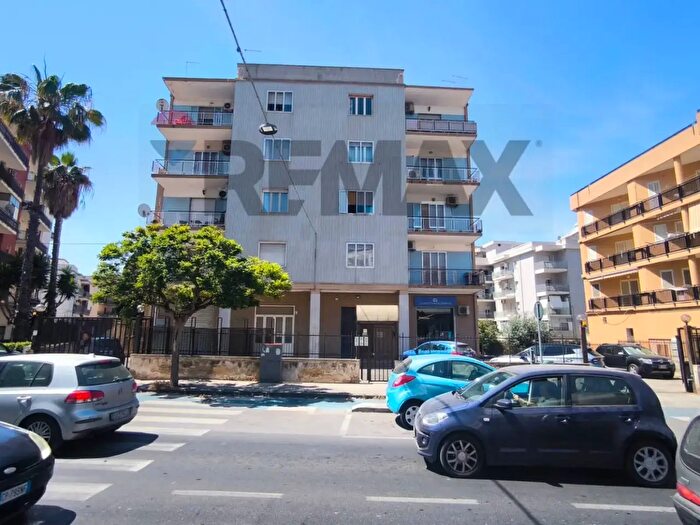 Appartamento con 5 locali in vendita in Viale Tica, Siracusa