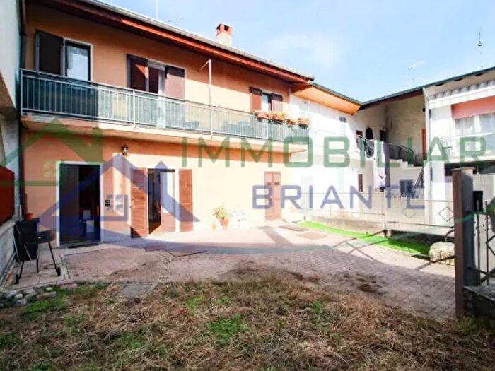 Casa quadrilocale in vendita in Vicolo Ortaggi, Vergiate