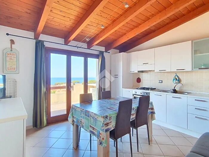 Appartamento trilocale in vendita in Via Alfonso V d'Aragona, Castelsardo