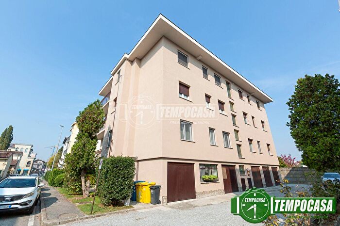 Appartamento trilocale in vendita in Via IV Novembre, Crema