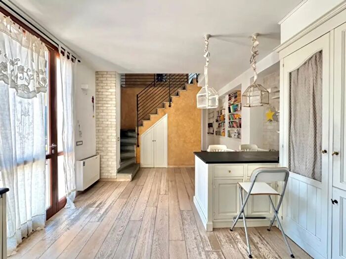 Appartamento con 5 locali in vendita in Via Fratelli Bandiera, Firenze