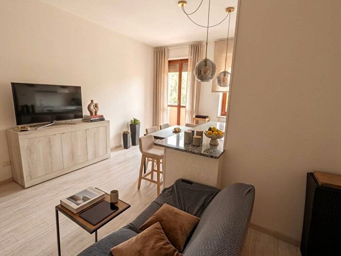 Appartamento trilocale in affitto in Via Rinchiosa, Marina di Carrara, Carrara