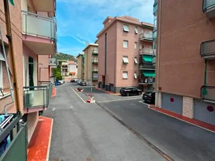 Appartamento trilocale in vendita in Viale Riviera, Pietra Ligure