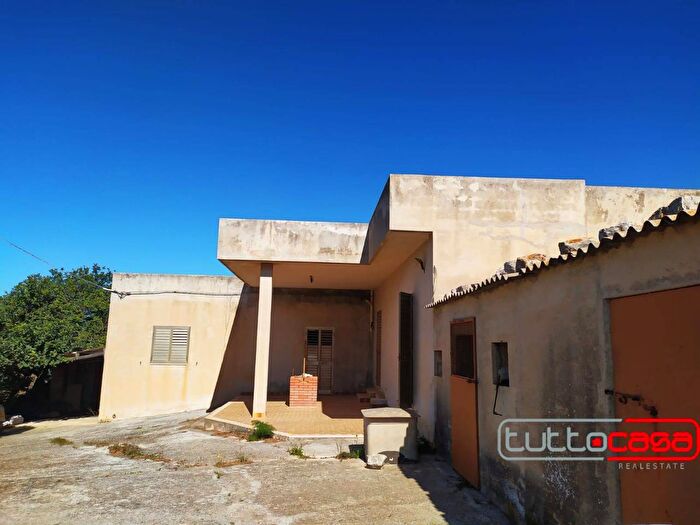 Casa con 5 locali in vendita in Contrada Torre Palombo, Scicli