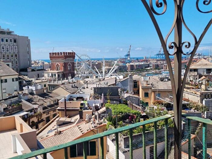 Casa bilocale in affitto in Piazza dellAgnello, Maddalena, Genova