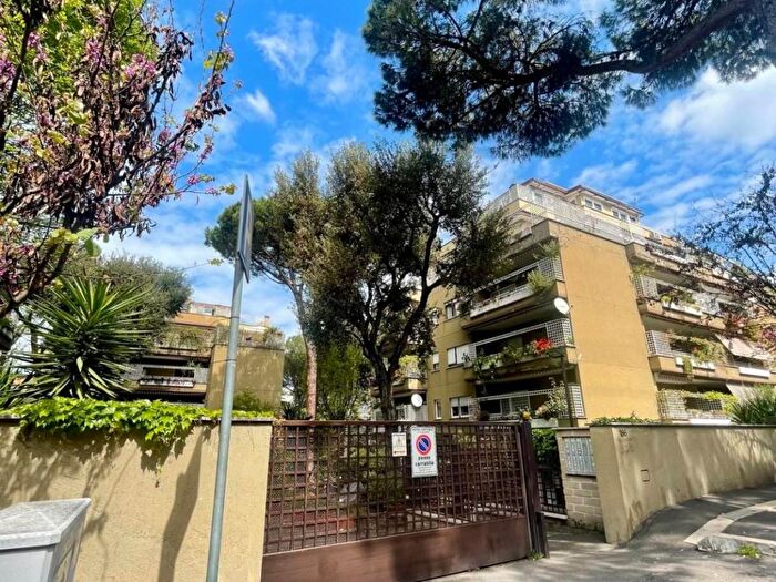Appartamento trilocale in affitto in Viale Cortina d'Ampezzo, Cortina d'Ampezzo, Roma