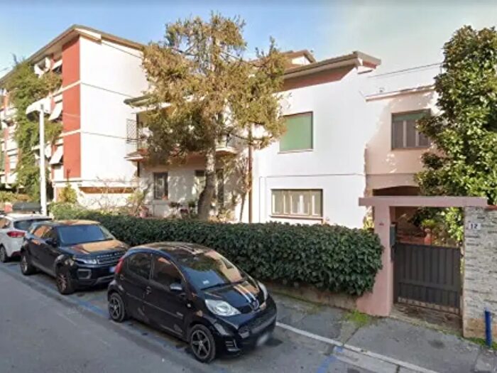 Appartamento trilocale in vendita in Via Cesare Studiati, Pisa