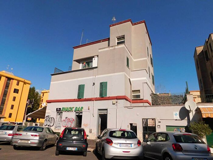 Appartamento bilocale in affitto in Via delle Palme, Centocelle, Roma