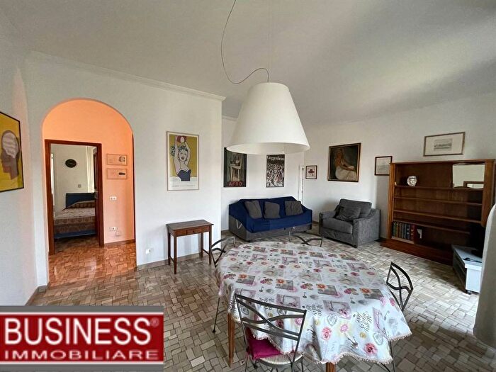 Appartamento trilocale in affitto in Via Pisanello, Gambara, Milano