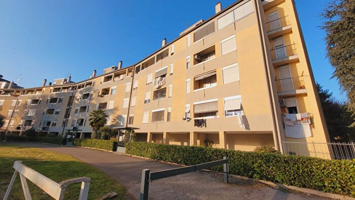 Appartamento trilocale in vendita in Via Gioacchino Rossini Beata Giuliana Busto Arsizio Varese Lombardia Italia, Busto Arsizio