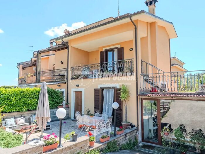Casa quadrilocale in vendita in Via dei Biancospini, Vitorchiano
