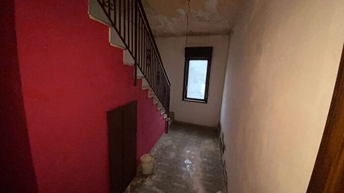 Appartamento trilocale in vendita in Via Provinciale Carini Palermo, Carini