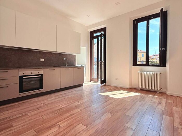 Appartamento quadrilocale in affitto in Via Bartolomeo Eustachi, Morgagni, Milano