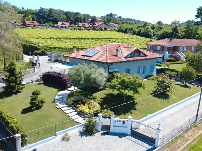 Casa con 5 locali in vendita in Via Giovanni Antonio Ambrosetti, Roppolo