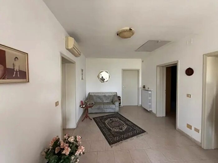 Casa con 5 locali in vendita in Luzzara