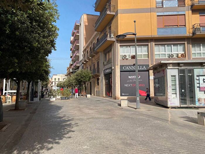 Appartamento con 5 locali in affitto in Via Edoardo Alagna, Centro Urbano, Marsala