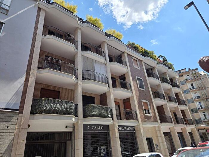 Appartamento trilocale in affitto in Via Francesco Tadini, Sacro Cuore, Novara