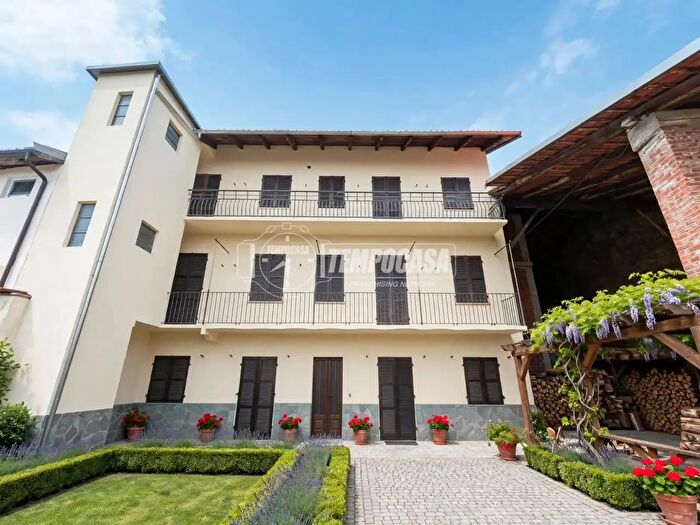 Casa con 12 locali in vendita in Via Giordano Bruno, Trana
