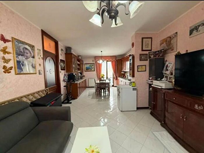 Appartamento quadrilocale in vendita in Via I Svevo, Castiglione Del Lago