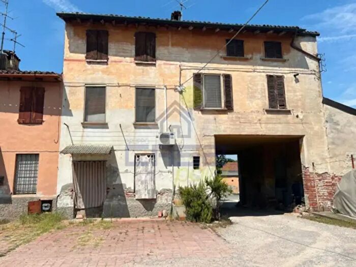 Casa quadrilocale in vendita in Via Garibaldi, Robecco D'Oglio