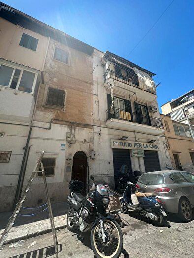 Appartamento trilocale in vendita in Via Venanzio Marvuglia, Palermo