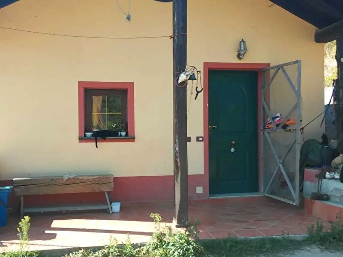 Casa con 6 locali in vendita in Pontinvrea